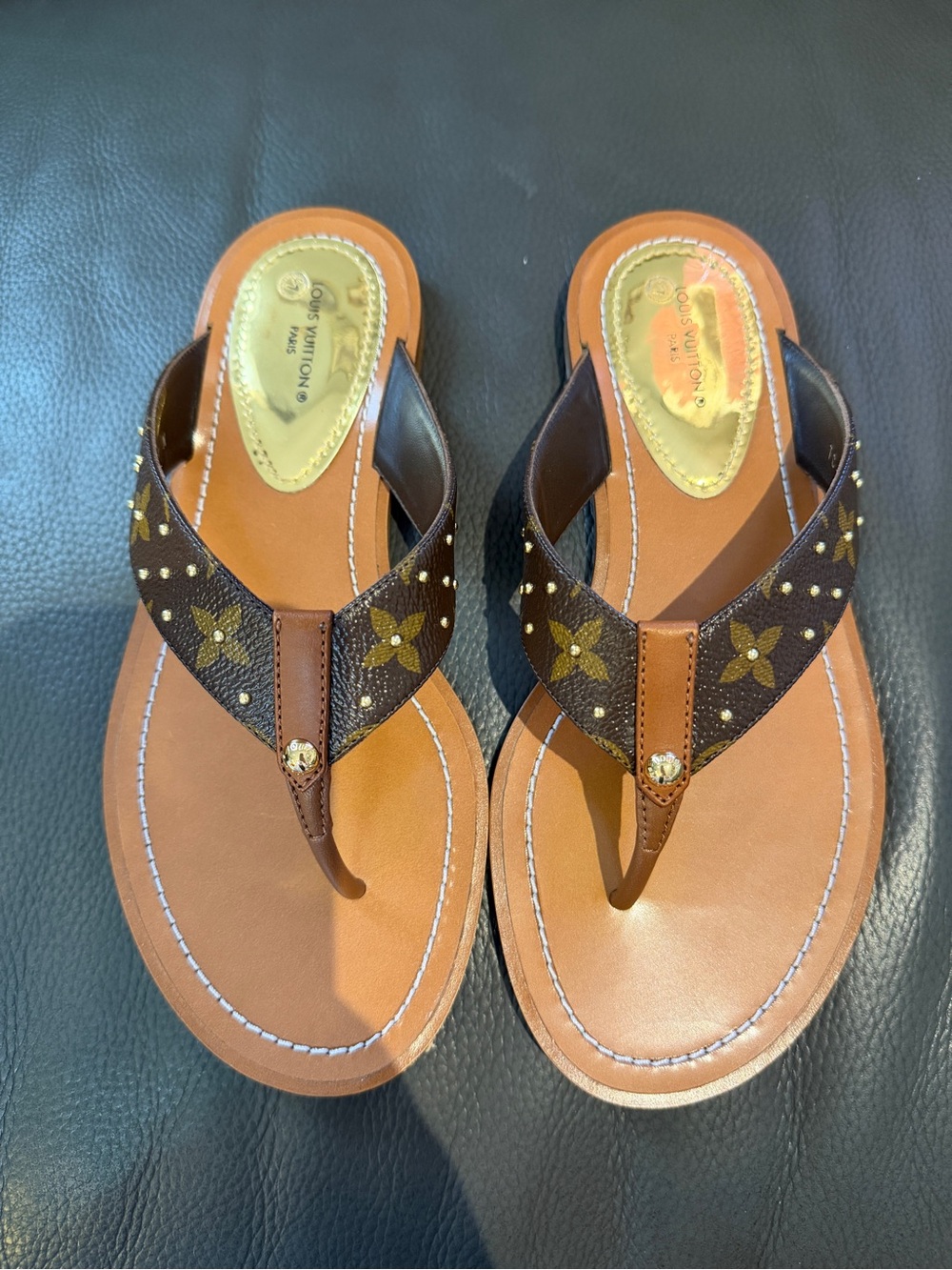 Louis Vuitton SUNNY FLAT THONG - Picture 6 of 11